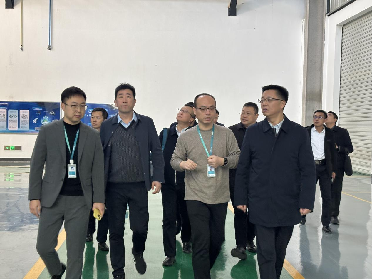 广安市副市长张伟一行来访鑫钠调研